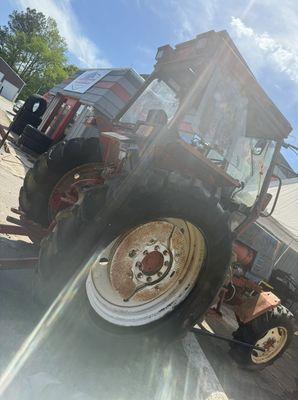 Tube change on this tractor with a 38" rim!