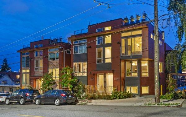 Modern Living Townhome - Listing in Queen Anne