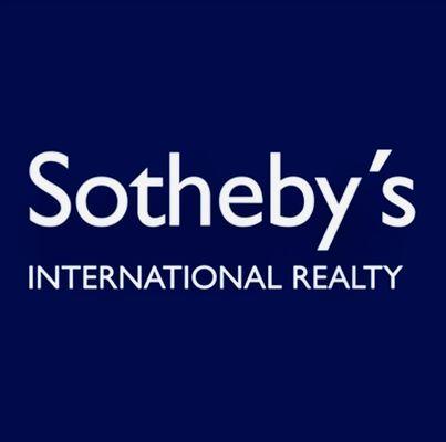 Aaron Detzer & team are proud to be a part of Russ Lyon Sotheby's International Realty.