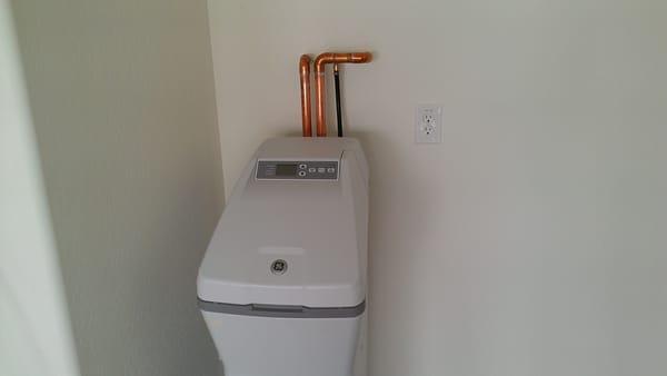 Plumbing a water softener in a new home