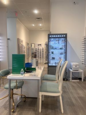 Peepers Family Eyecare Center - Bowie