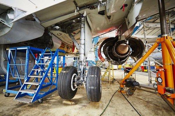 aircraft landing gear maintenance