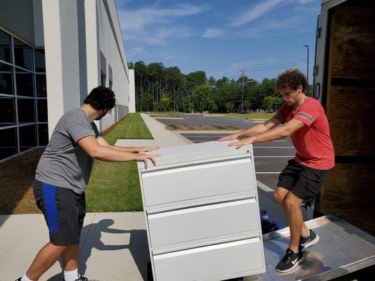 We move file cabinets the smart way