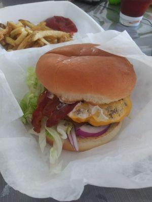 Bacon cheeseburger