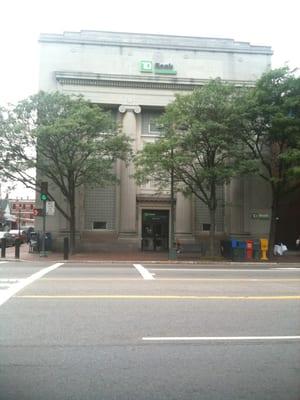 The front of the bank from Main Street