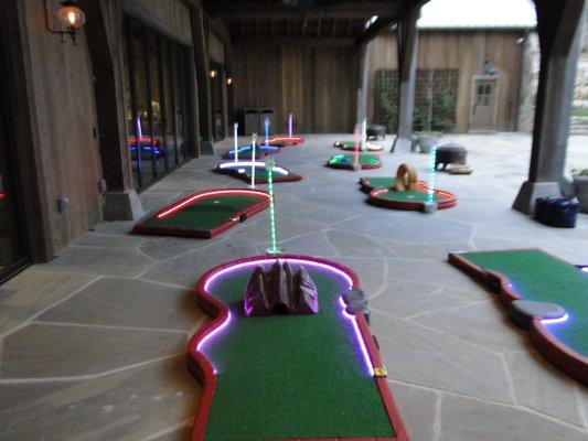 Holes to Go Mini Golf Rentals