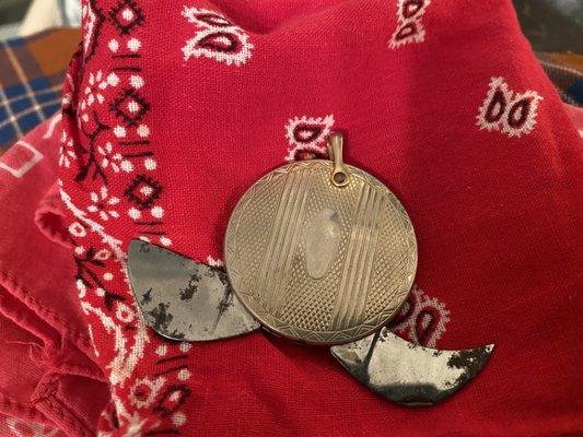 Vintage bandanas. And a wild locket-knife.