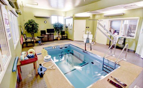 Aquatic therapy pool for inpatients and outpatients