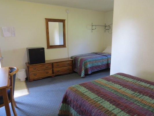 Standard Economy Room #109 From $45.00 Night Call For Reservations (660) 947-2608