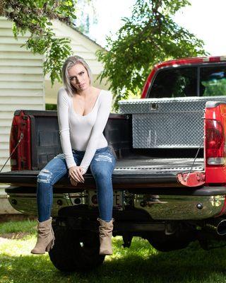 Portrait session with Missy at William F. Finley Wildlife Refuge