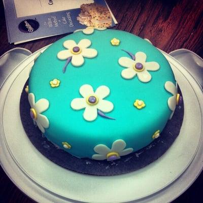 Beautiful Fondant Sunflower Cake