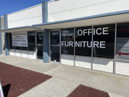 Tom's Discount Office Furniture