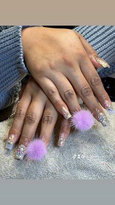 Customs D Nails