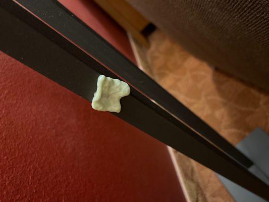 Gum stuck on lampshade stand