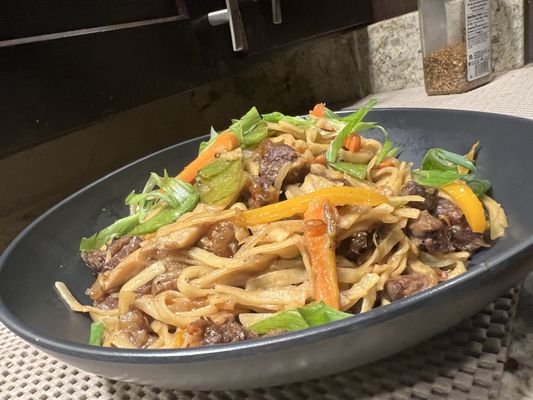 Oxtail LO Mein