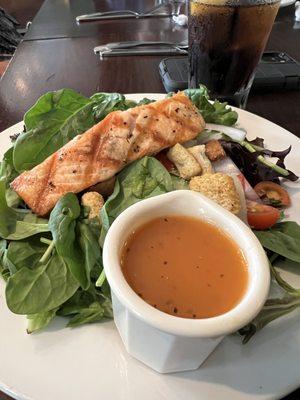 Lakeside salad w/ grilled salmon