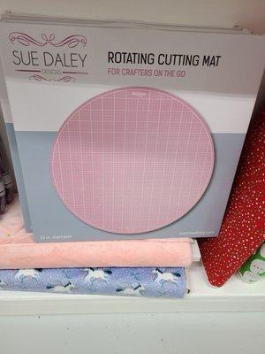 Rotating cutting mats