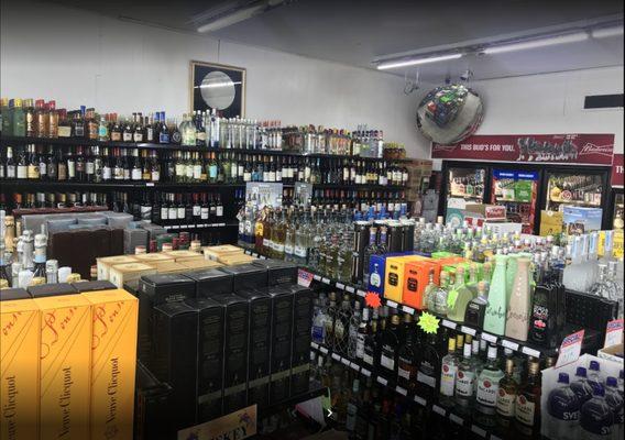 Large wine, beer and liquor selection