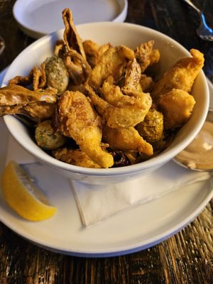 Fried artichoke hearts