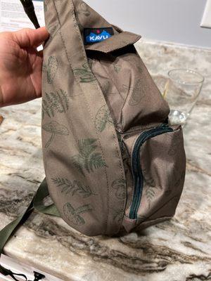 Kavu sling purse