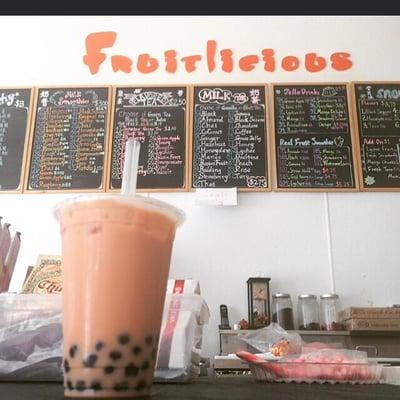 Fruitlicious: rose black tea with boba