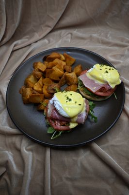 Eggs Benedict