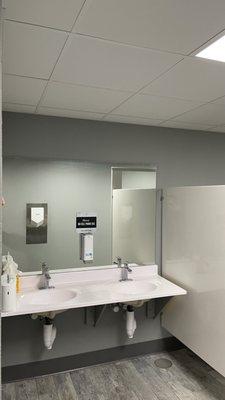 Men's & Women's locker rooms available including 3 showers