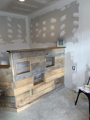 Finished pallet secretary desk