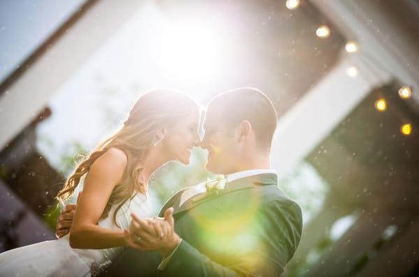 Bride and grooms first dance in the rain!