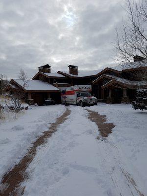 Snow plow didn't come yet? That's OK! We will make sure your truck will get in there to get loaded!