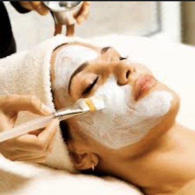 Specializing in Natural & Organic Facials