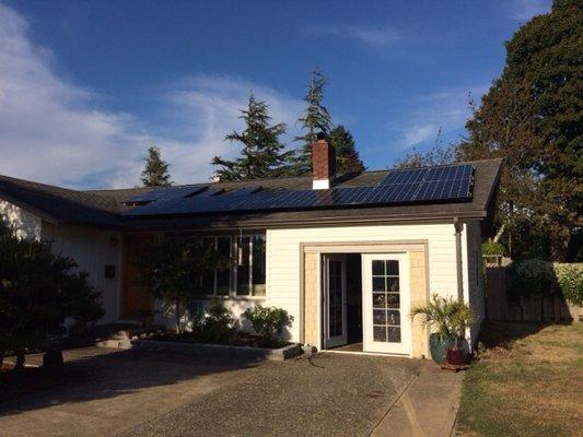 Another day, another solar installation in Coos Bay, OR!