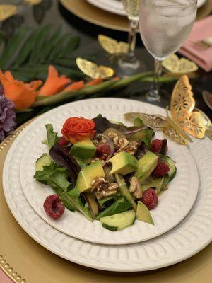 Mixed Greens with Avocado, Raspberries, and Walnuts