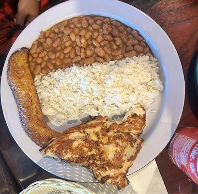 Grilled chicken, rice and beans