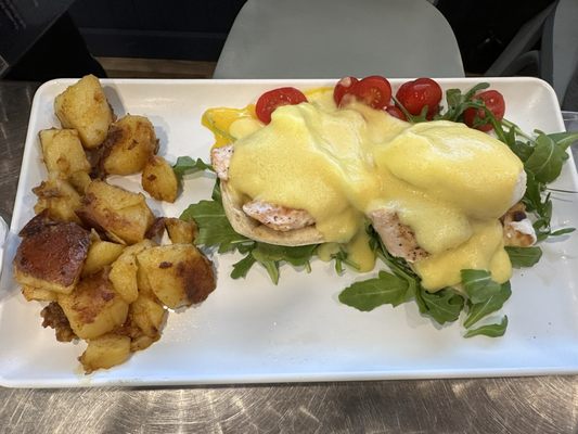 Salmon benedict on pita.