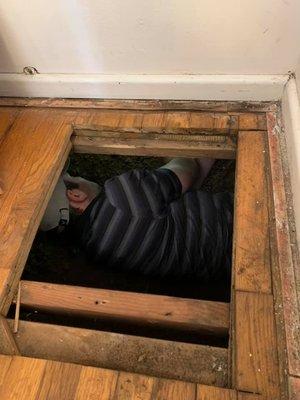 We don't hesitate to get into those dirty, musty, rat and spider infested crawlspaces for you. We strive to give you the whole picture.