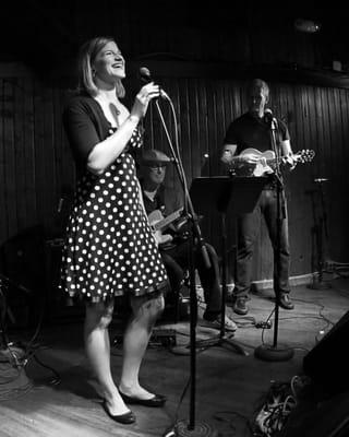 Danielle Reich, Mitch Watkins & Paul Glasse at Saxon Pub, Austin, TX. Photo by Kim Yarbrough.