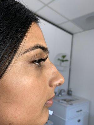 volume lashes- side profile