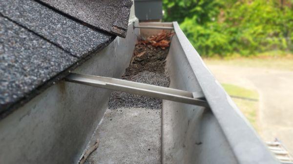 We Clean Gutters