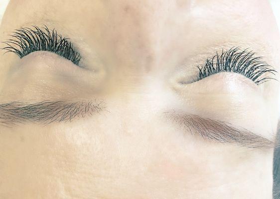 Classic Lash extensions. Natural enough for everyday, provides curl, depth and length. What's not to love?