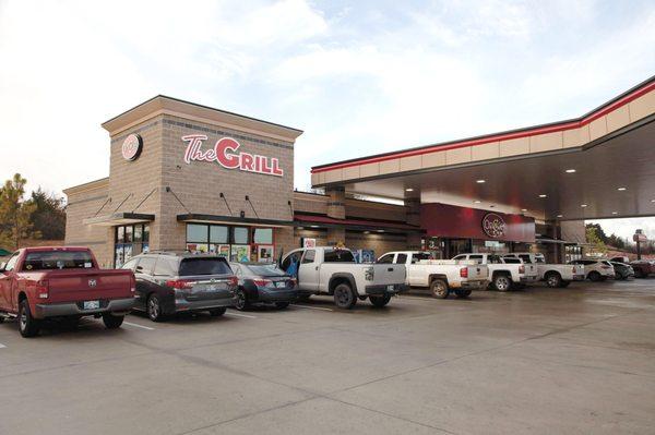 OnCue is a convenience store chain offering a selection of beverages, fresh food, fuel and clean restrooms.