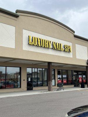 Luxury Nail Spa 1