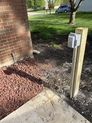 Dedicated 20 amp outdoor post outlet install