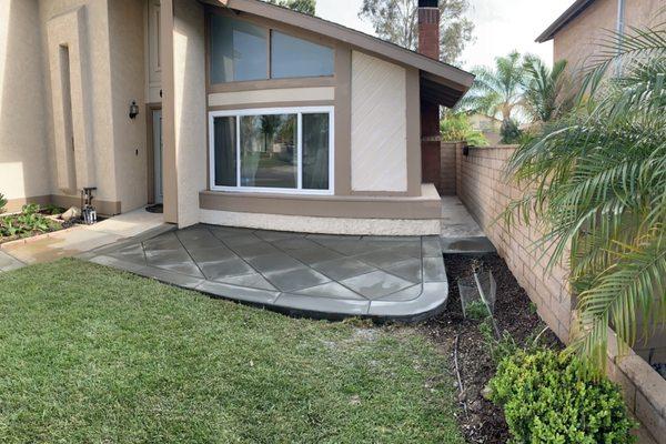 Patio with diamond cuts.