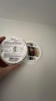 We check your smoke alarm dates for free!