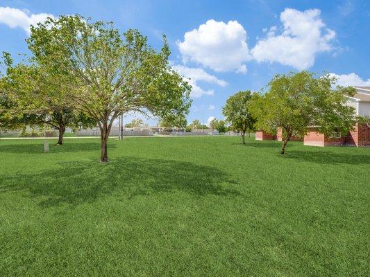 Community green spaces Mockingbird Lane Plaza Affordable Apartments in Victoria TX