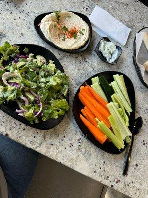 House Salad, Hummus and fresh veggies (side)