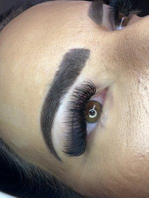 Volume eyelash extensions