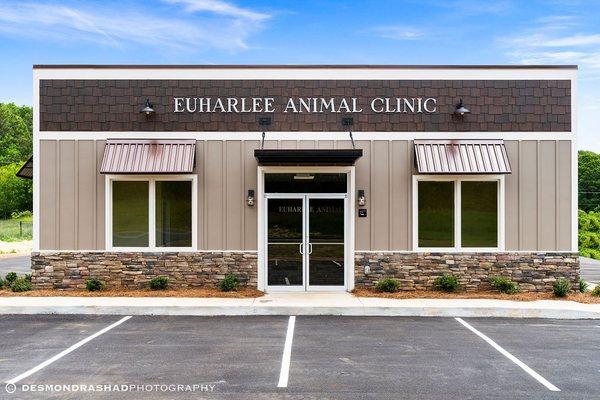 Leslie Baird DVM  -  Euharlee Animal Clinic