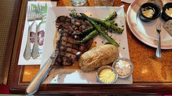 Ribeye Steak//potatoe//asparagus